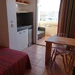 Agathea 아파트호텔